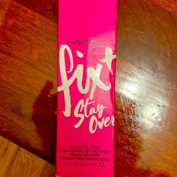 Mac Cosmetics Fix Plus Stay Over Setting Spray - Picture 1 of 2